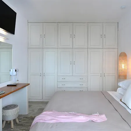 Ammos Luxury & Hotel