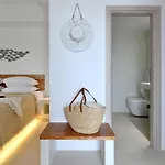 Ammos Luxury & Hotel *