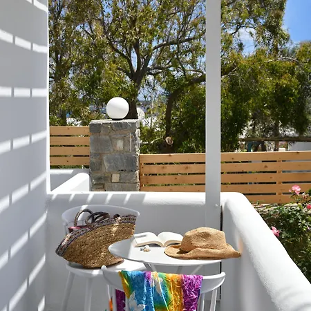 Ammos Luxury & ナウサ