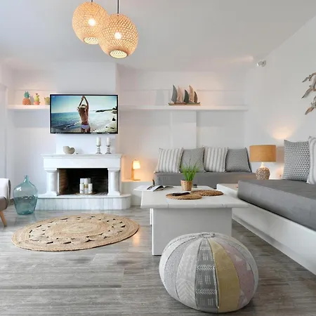 Ammos Luxury & ホテル ナウサ